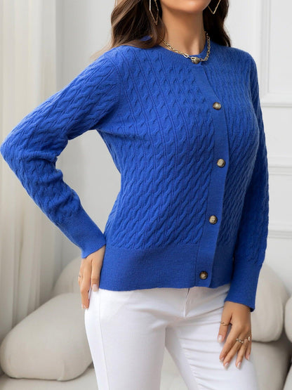 Round Neck Cable-Knit Buttoned Knit Top - Vesteeto