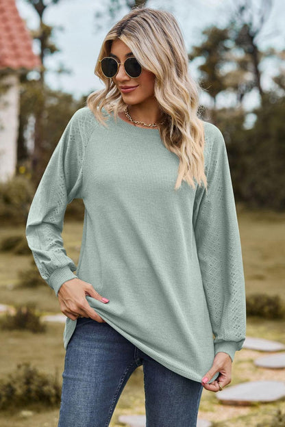 Round Neck Raglan Sleeve Sweatshirt - Vesteeto