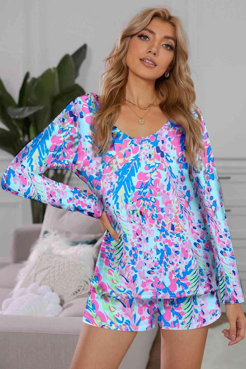 Round Neck Printed Top and Shorts Lounge Set - Vesteeto